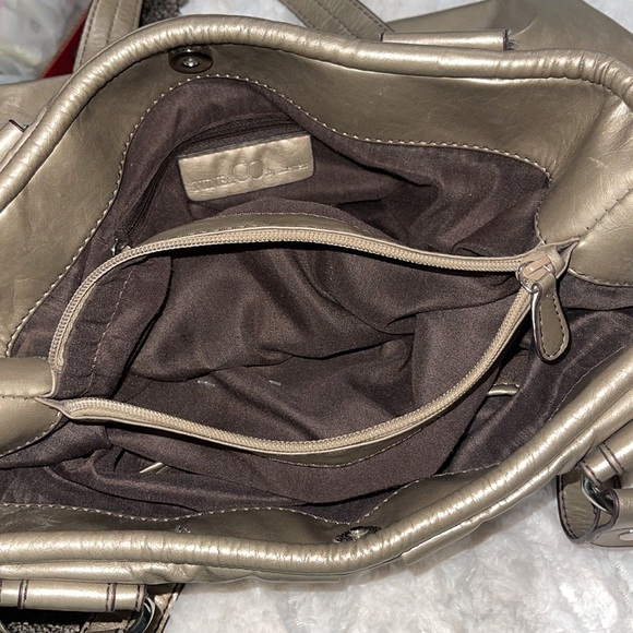 NINE WEST Nine & Co. Gold/Bronze/Metallic Hobo handbag. Like new condition. - Picture 4 of 16